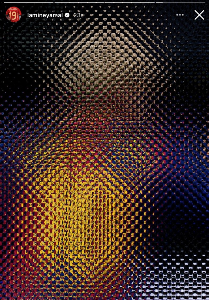 开云体育APP下载-18岁接过巴萨10号！亚马尔社媒晒照预热，身穿巴萨10号球衣⌛